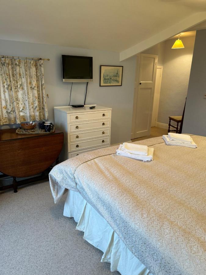 Lucy Cross Guest House מראה חיצוני תמונה