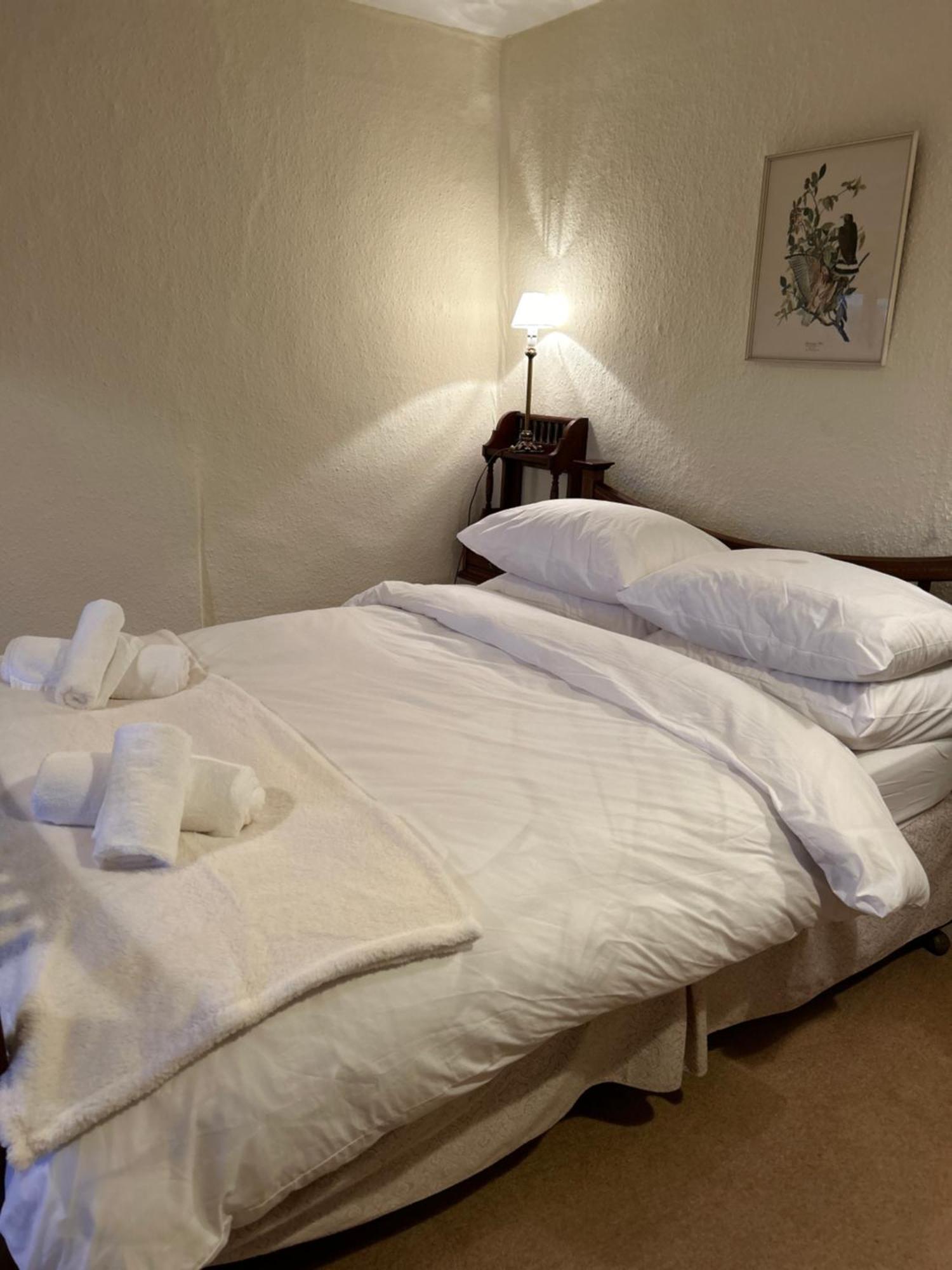 Lucy Cross Guest House מראה חיצוני תמונה